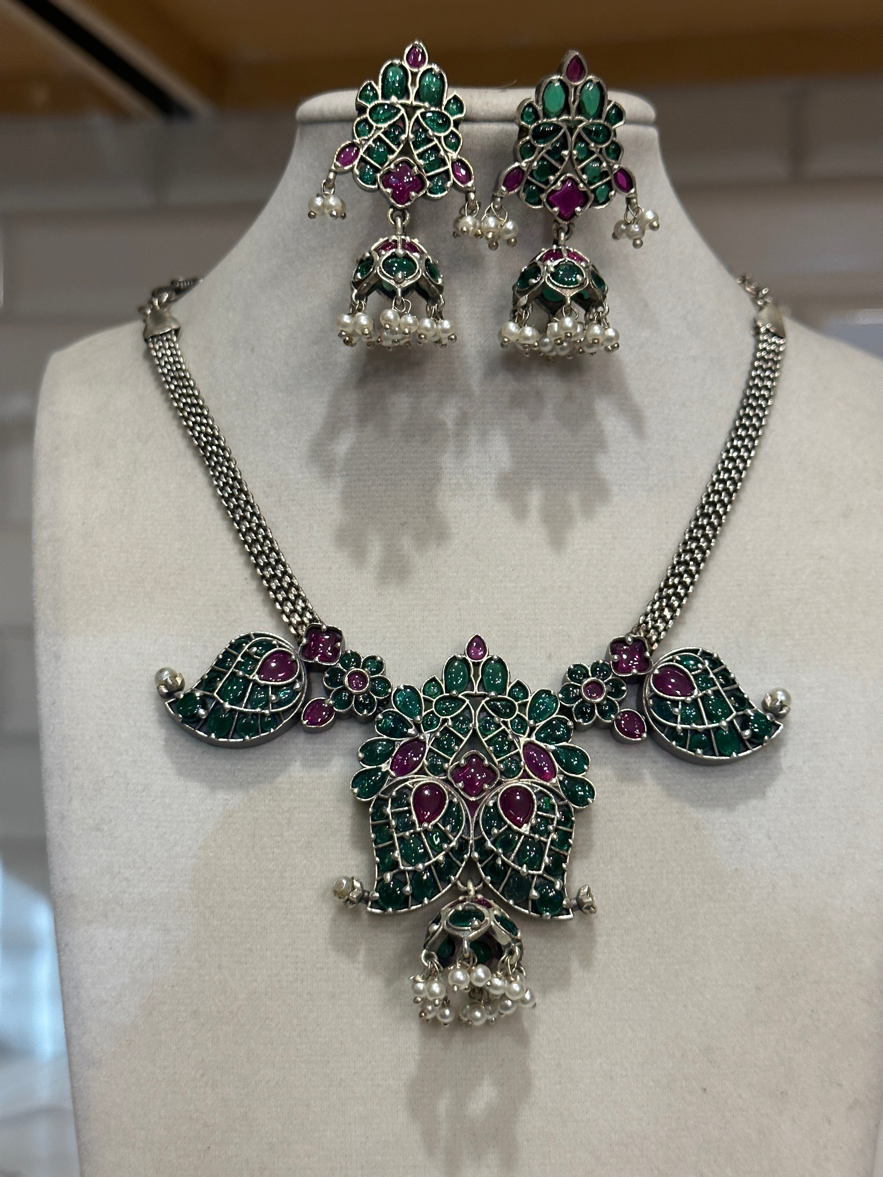 Silver Lookalike Fusion with premium kemp stones Necklace Set