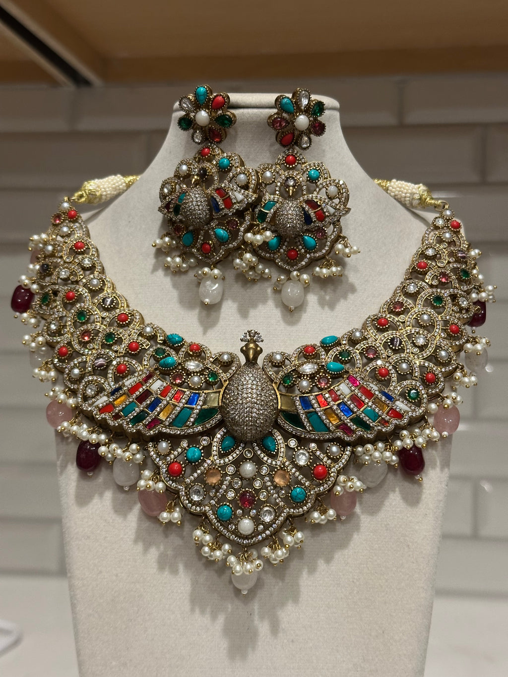 Premium quality fusion necklace set