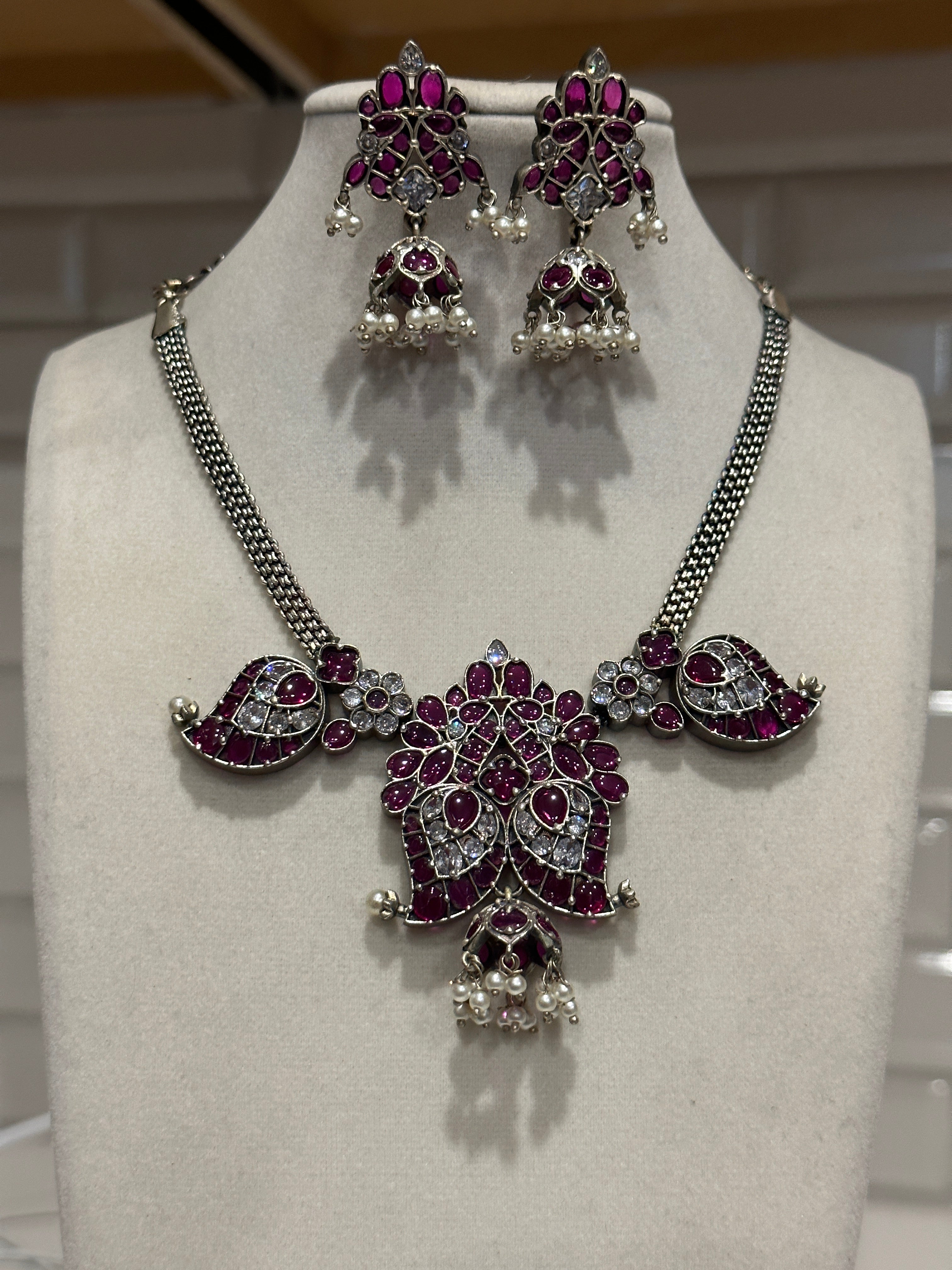 Silver Lookalike Fusion with premium kemp stones Necklace Set