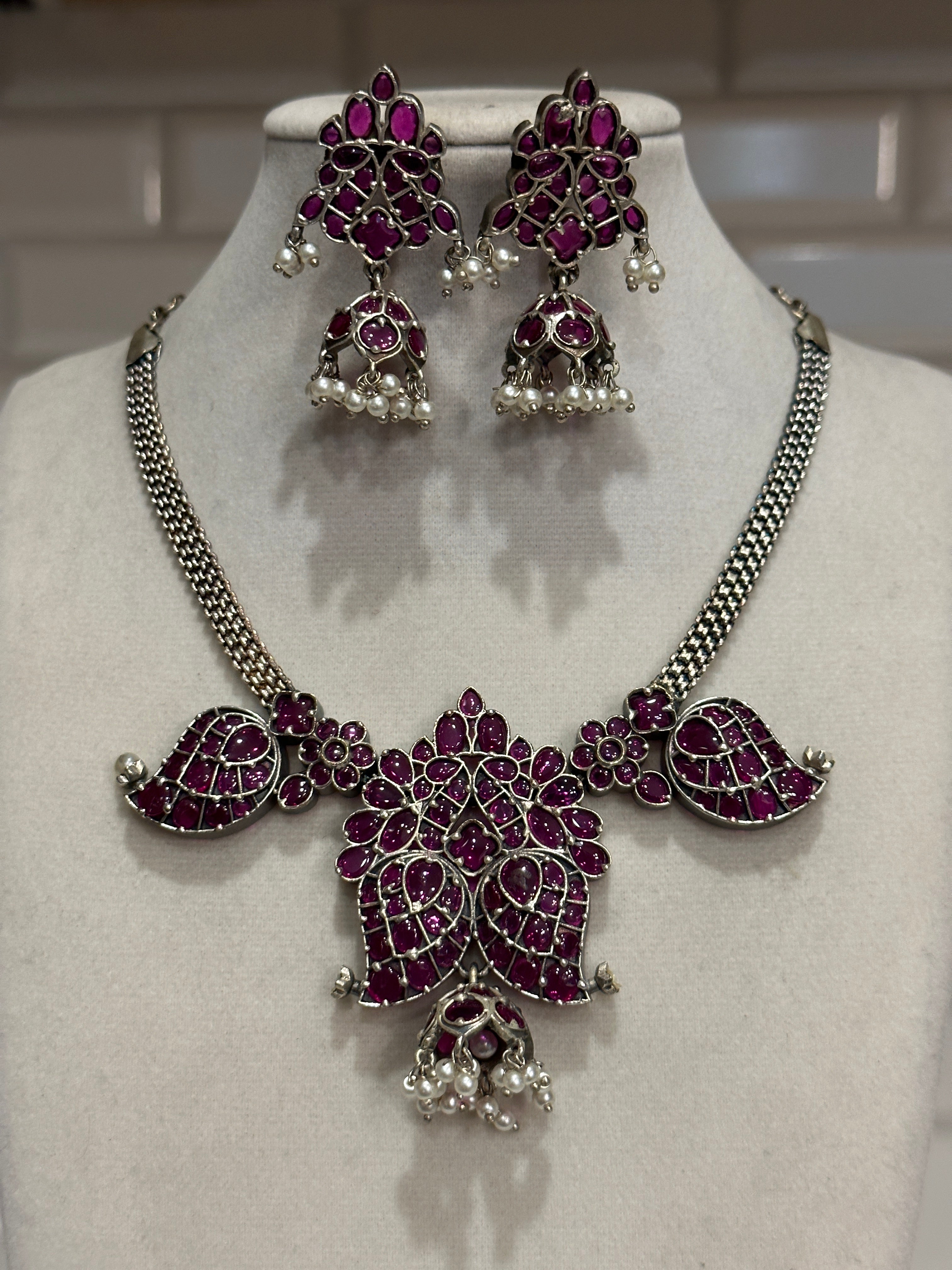 Silver Lookalike Fusion with premium kemp stones Necklace Set