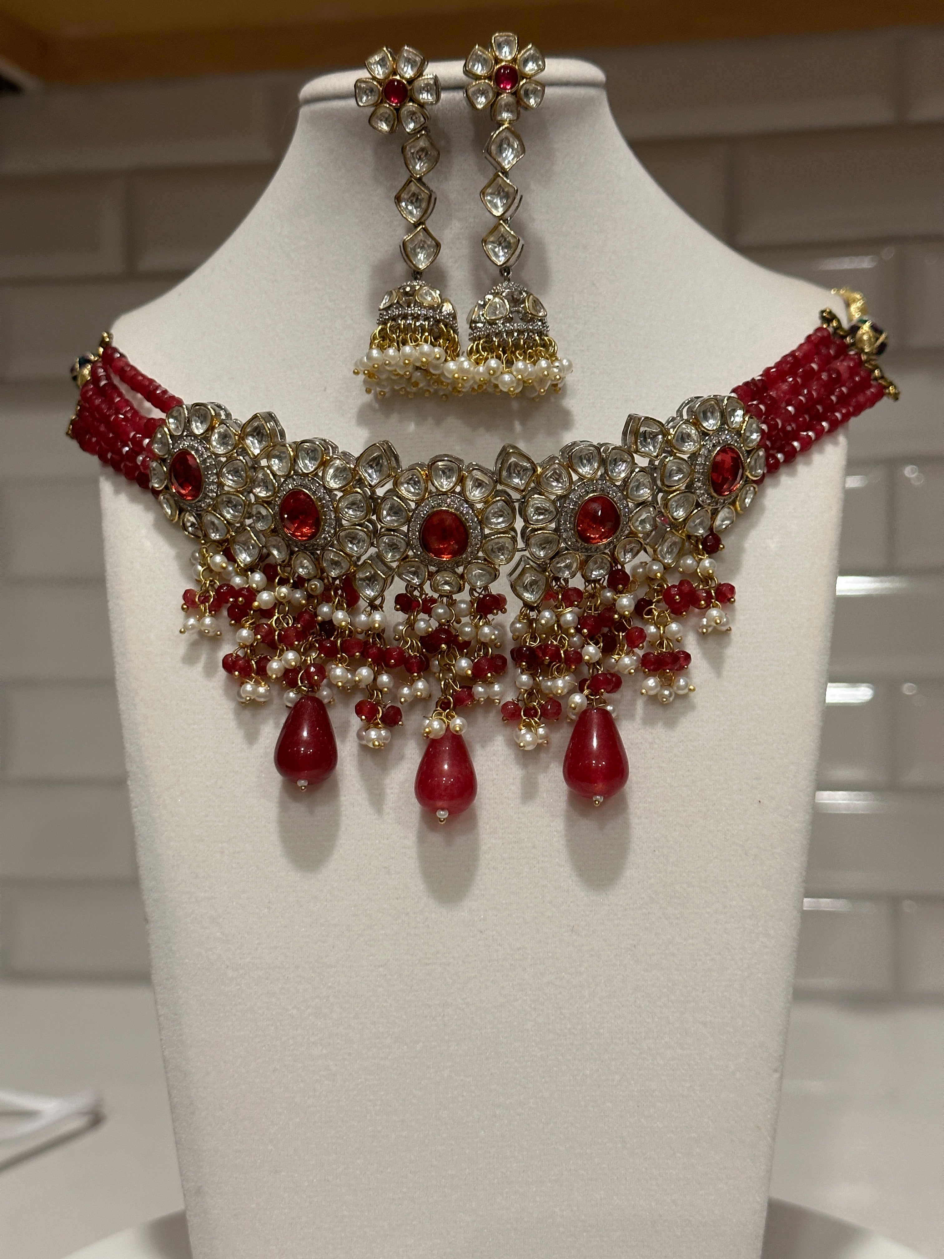 Saindhavi beaded polki choker set