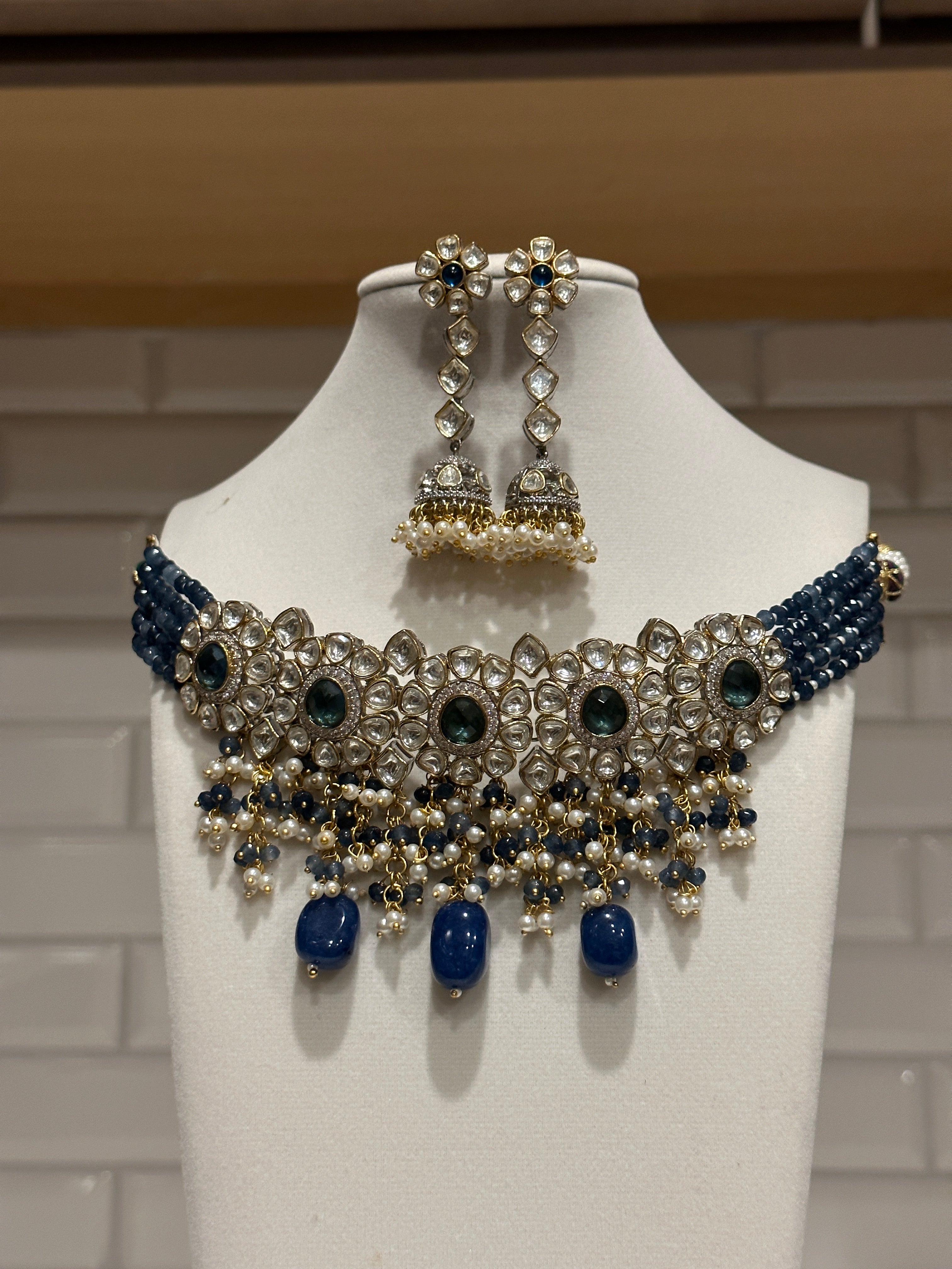 Saindhavi beaded polki choker set